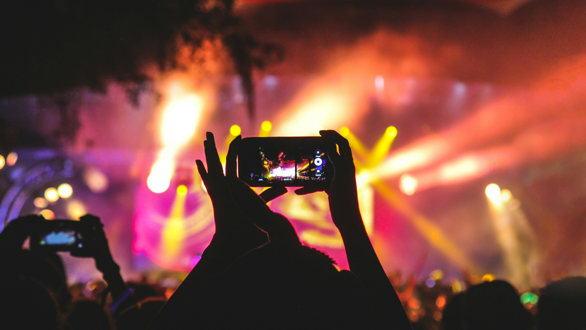 Music Industry Report: Spotify Eyes Live Concert Streams to Counter Ad Revenue Drops