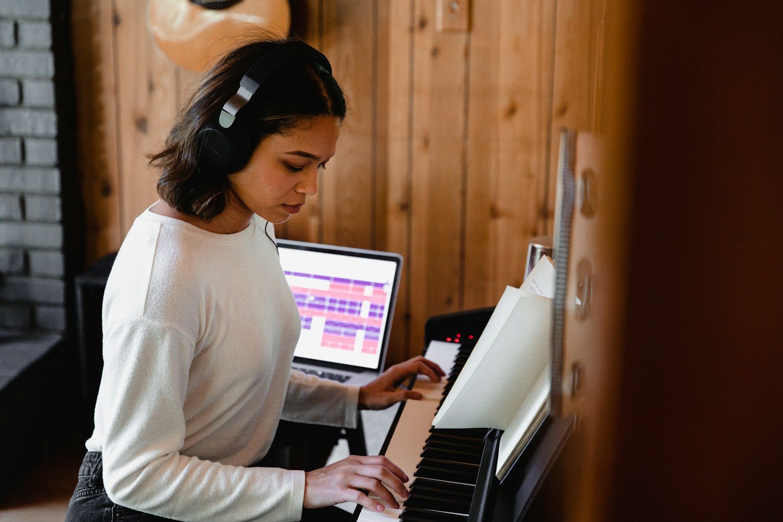 Music Industry Report: Berklee Data Maps AI Music Adoption Across the Creator Economy