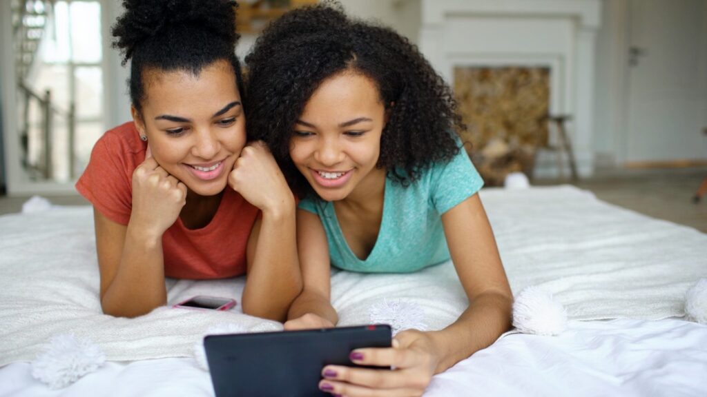 Music Industry Report: Survey Shows 56% of US Adults Back Teen Social Media Bans