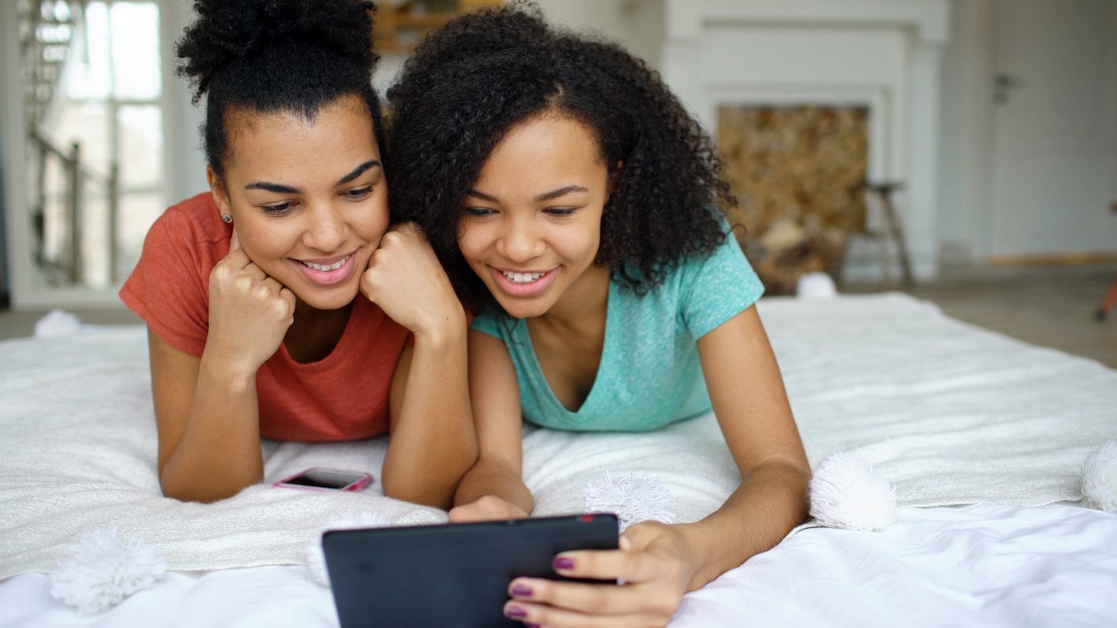 Music Industry Report: Survey Shows 56% of US Adults Back Teen Social Media Bans